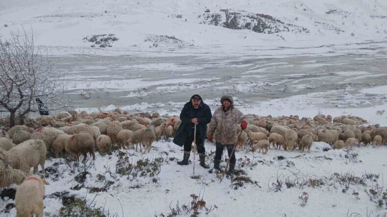 Yalvaç’ta Tipi Nedeniyle 2 Çoban ve 650 Hayvan Mahsur Kaldı