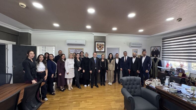 Antalya İl Sağlık Müdürü Özkan’a Sürpriz Doğum Günü Kutlaması