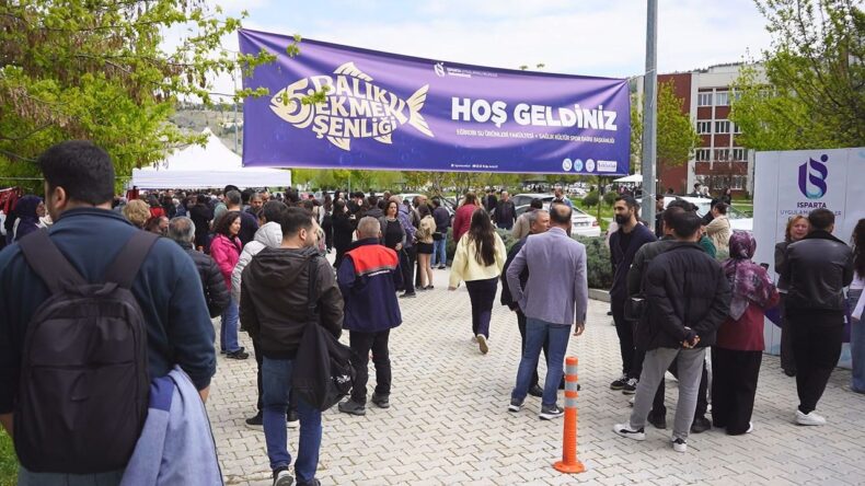ISUBÜ’de ‘5. Balık Ekmek Şenliği’ düzenlendi