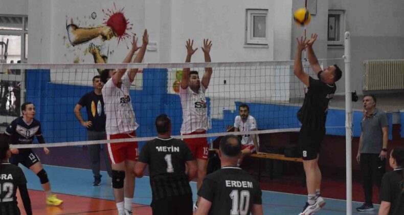 Antalya’da Sağlık İçin Voleybol Turnuvası Başladı