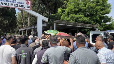Mersin’deki yağ fabrikasındaki patlamada ölen işçi toprağa verildi