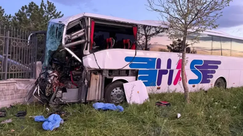 Konya’da Yolcu Otobüsü Kaza Yaptı