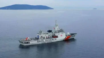 Samandağ Çevlik Sahili Açıklarında Mahsur Kalan 8 Kişi Kurtarıldı