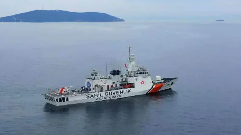Samandağ Çevlik Sahili Açıklarında Mahsur Kalan 8 Kişi Kurtarıldı