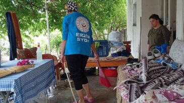Erzin’de Yaşlı ve Engelli Vatandaşlara Temizlik Desteği