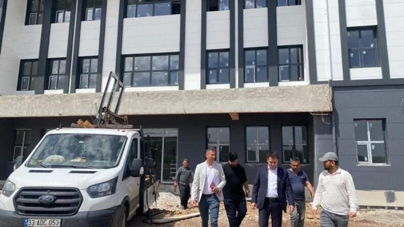 Hassa’da Kamu Binaları Yükseliyor