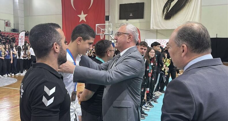 İskenderun ilçesinde başarılı sporcular ödüllendirildi