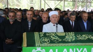 İş insanı Aydın Çavuşoğlu’nun cenazesi Alanya’da toprağa verildi