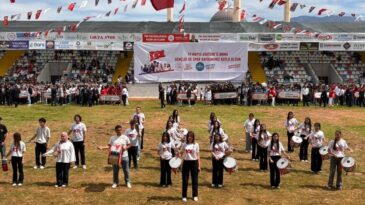 Antalya’nın ilçelerinde 19 Mayıs Bayramı coşkuyla kutlandı