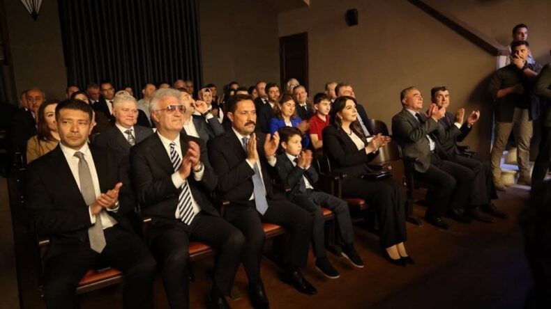 Tarihe tanıklık eden meclis binasında tiyatro oyunu sahnelendi