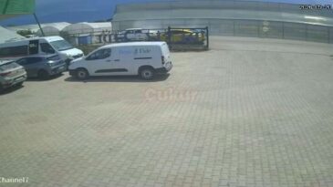 Antalya’da iki Tofaş kafa kafaya çarpıştı: 4 yaralı