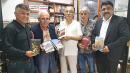 Antalya’da 83 Yaşındaki Terzi Kitap Okumaya Adandı