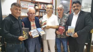 Antalya’da 83 Yaşındaki Terzi Kitap Okumaya Adandı