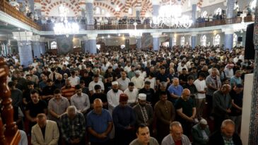 Adana, Mersin, Hatay ve Osmaniye’de Kurban Bayramı namazı kılındı