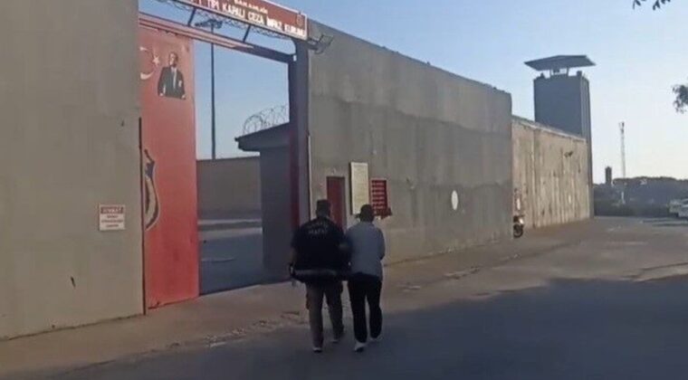Hatay’da Hapis Cezasıyla Aranan 2 Şahıs Yakalandı