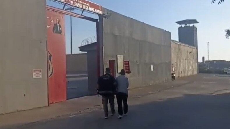 Hatay’da Hapis Cezasıyla Aranan 2 Şahıs Yakalandı
