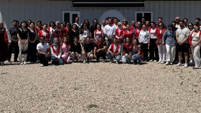 Mahmut Orhan’dan Hatay Sürprizi! Gençlerle Buluştu, Yeni Projeyi Duyurdu