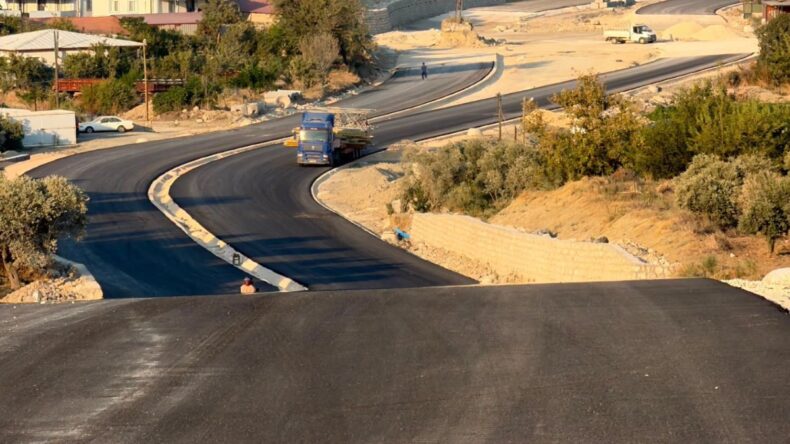 Antakya 3. Çevre Yolunda Beton Asfalt Çalışmaları Başladı