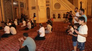 Antakya Habib-i Neccar Camisi’nde Mevlit Kandili Coşkusu