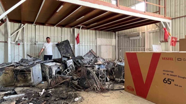 Antakya’da beyaz eşya yangınında 60 ürün zarar gördü