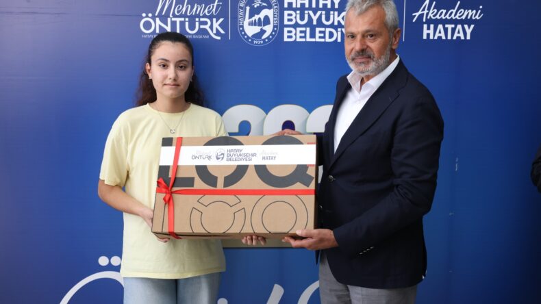 Hatay’da YKS ve LGS’de Dereceye Giren Öğrencilere Ödül Töreni