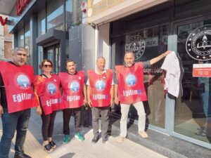İskenderun’da Eğitim-İş’ten Okullarda Şiddete Karşı Beyaz Önlük Tepkisi
