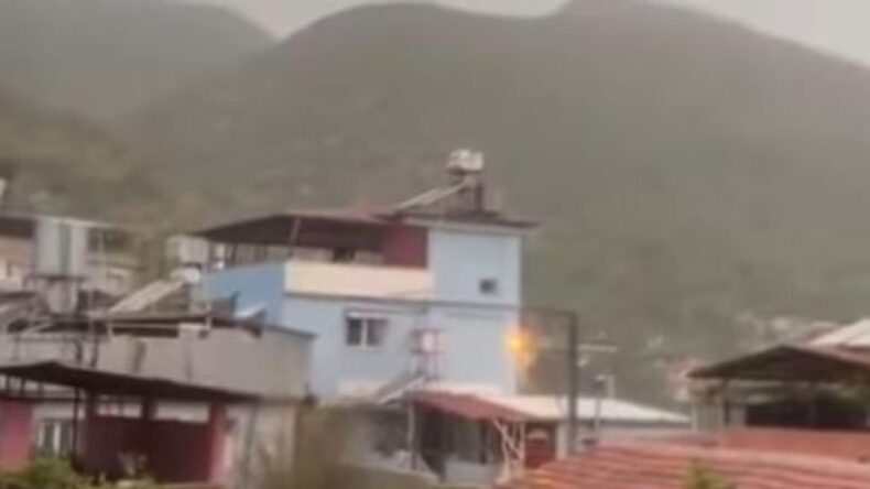 Hatay’da Sağanak Yağış Hayatı Olumsuz Etkiliyor