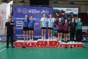 Hatay’da Türkiye Badminton Şampiyonası Heyecanı Madalyalarla Sona Erdi