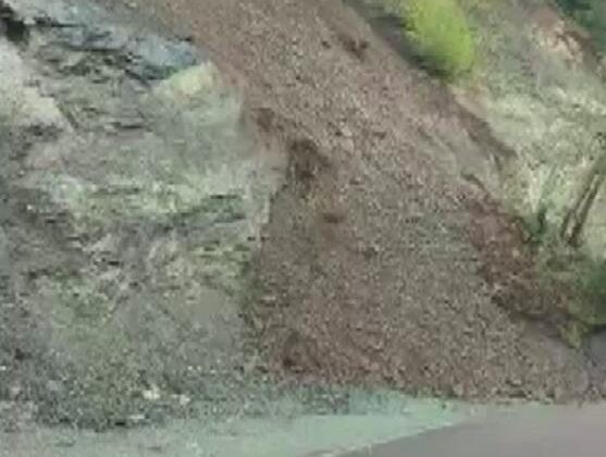 Dörtyol Kocadüz Yaylası Yolunda Toprak Kayması: Ulaşım Kapandı