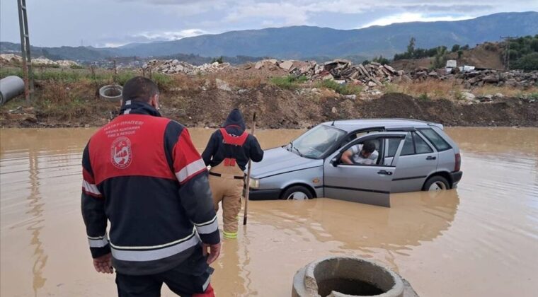 Antakya’da Şiddetli Sağanak: Mahsur Kalan Vatandaşlar Kurtarıldı